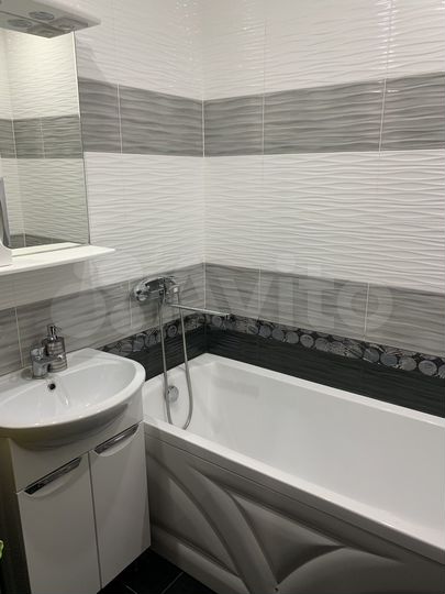 2-к. квартира, 52 м², 2/5 эт.