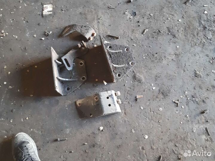 Кронштейны рамы урал ивеко