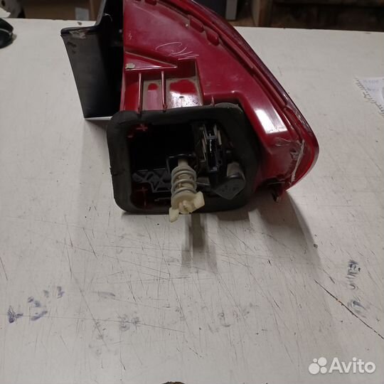 Фонарь задний левый внешний Volkswagen Jetta 6