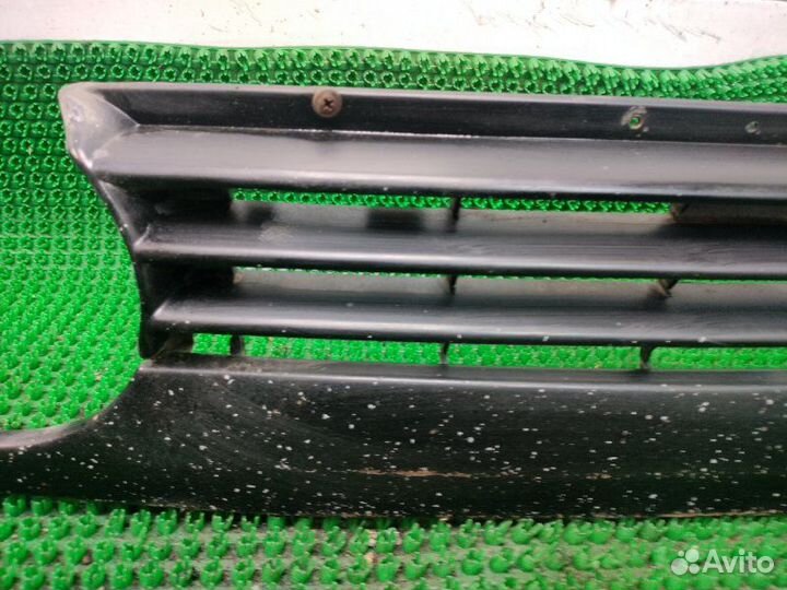 Решетка радиатора Volkswagen Passat В3 2E 1992