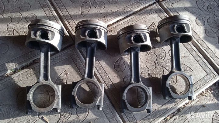 Поршень с шатуном