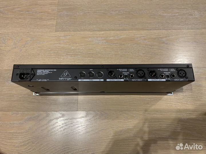 Подавитель обратной связи behringer FBQ2496