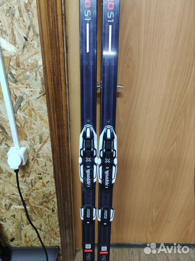 Беговые лыжи атомик