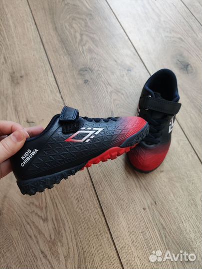 Футбольные бутсы