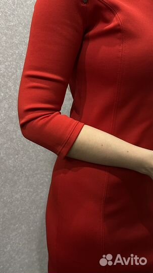 Платье красное