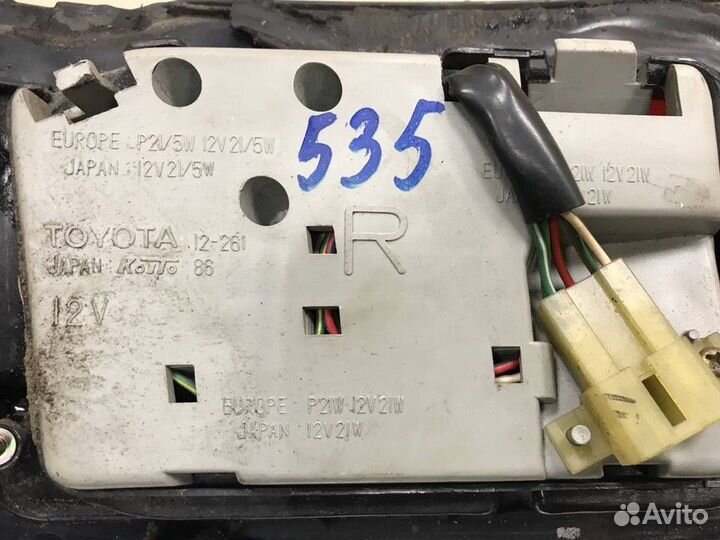 Фонарь правый Toyota Corolla