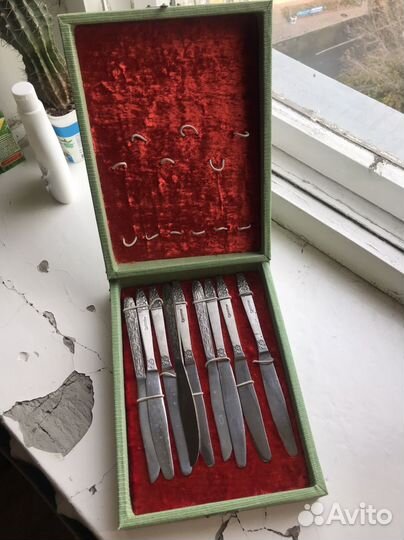 Набор столовых ножей