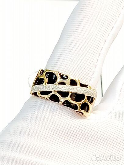 Золотое кольцо с камнем 17р