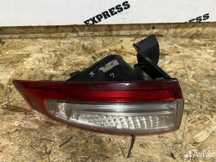 Фонарь задний наружный левый Ford Mondeo IV 4