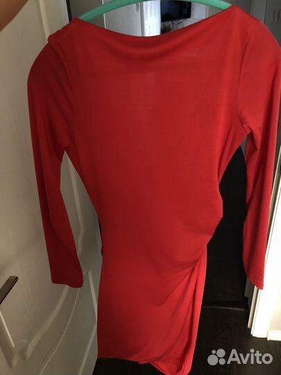 Платье красное