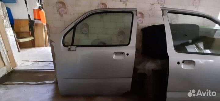 Двери передние Suzuki Wagon R Solio MA64S
