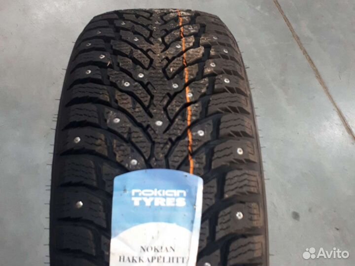 Nokian Tyres Hakkapeliitta 9 215/55 R17 98T