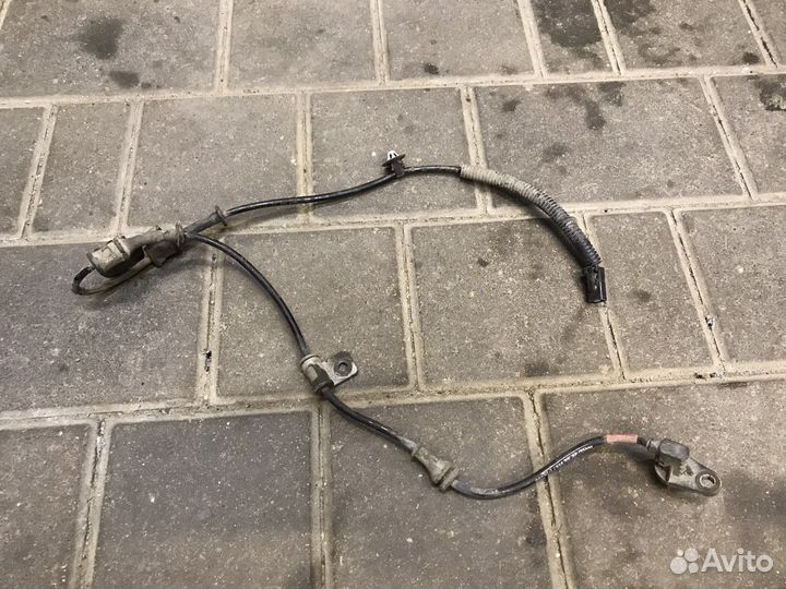 Датчик абс перед левый Хендай Солярис 2013