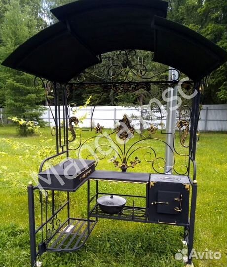 Мангал с крышей