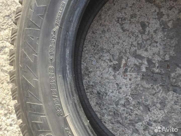Bridgestone Blizzak Spike-01 235/55 R18