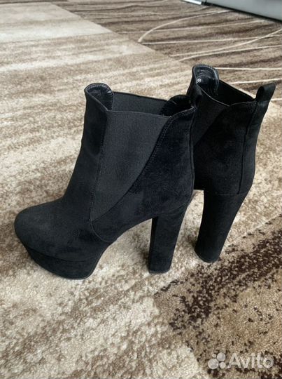 Ботинки на каблуке