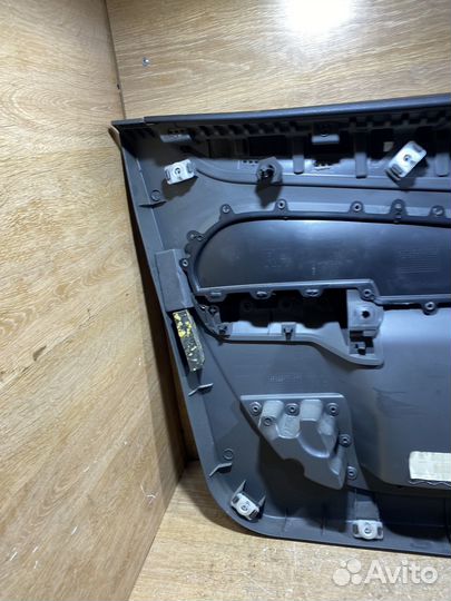 Обшивка передняя правая Ford Focus 2 79135