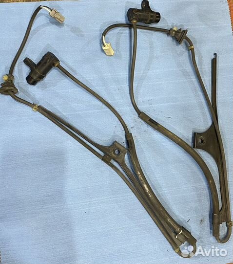 Датчик ABS задний левый/правый Toyota Crown jzs171