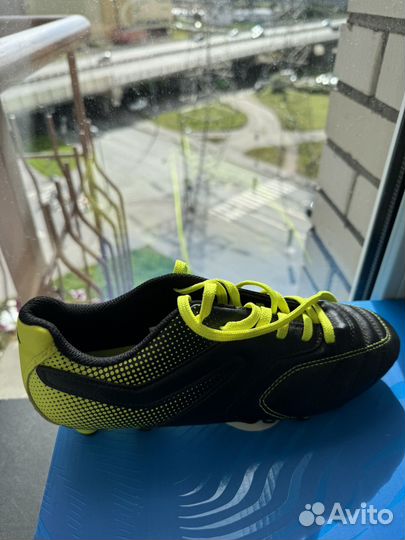 Футбольные бутсы