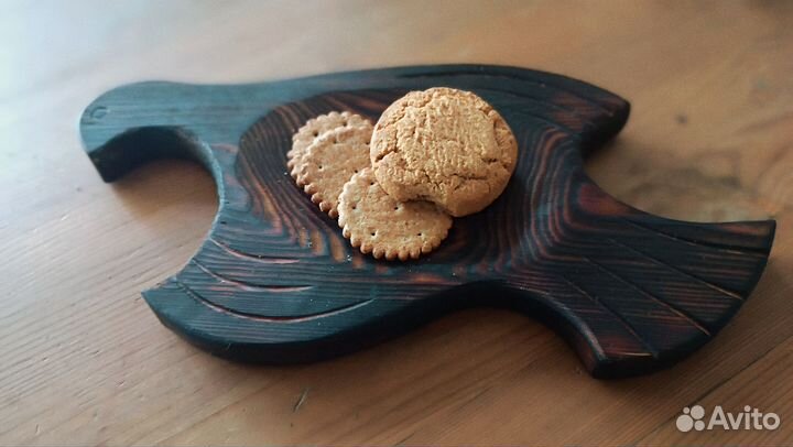 Деревянная тарелка ручной работы