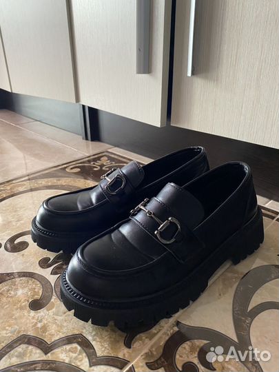 Лоферы женские 39 размер новые