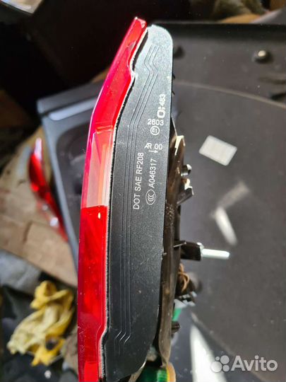 Фонарь в крышку багажника Mercedes w212