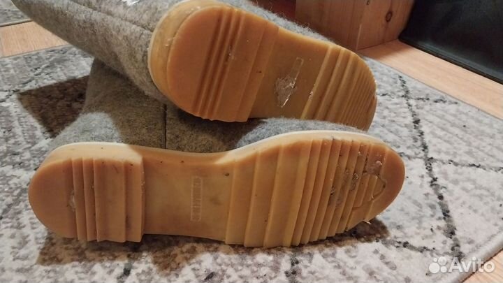 Валенки с вышивкой