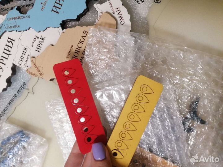 Деревянная карта мира