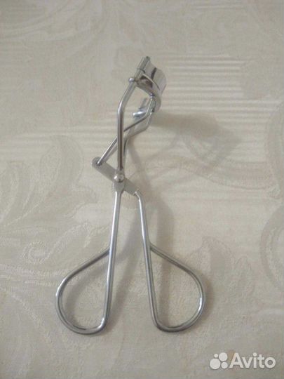 Новые щипцы для завивки ресниц