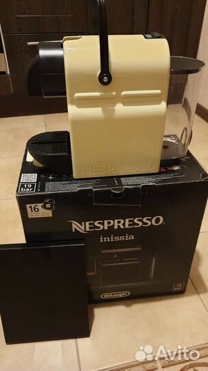 Кофемашина DeLongi Nespresso inissia