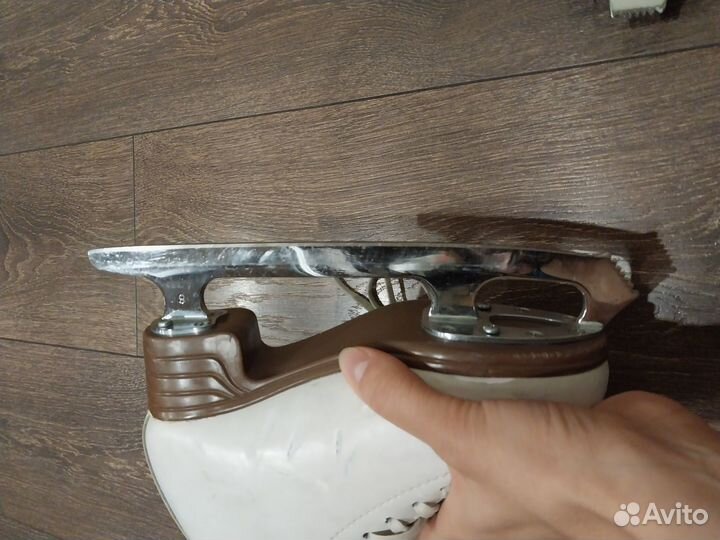 Фигурные коньки Jackson