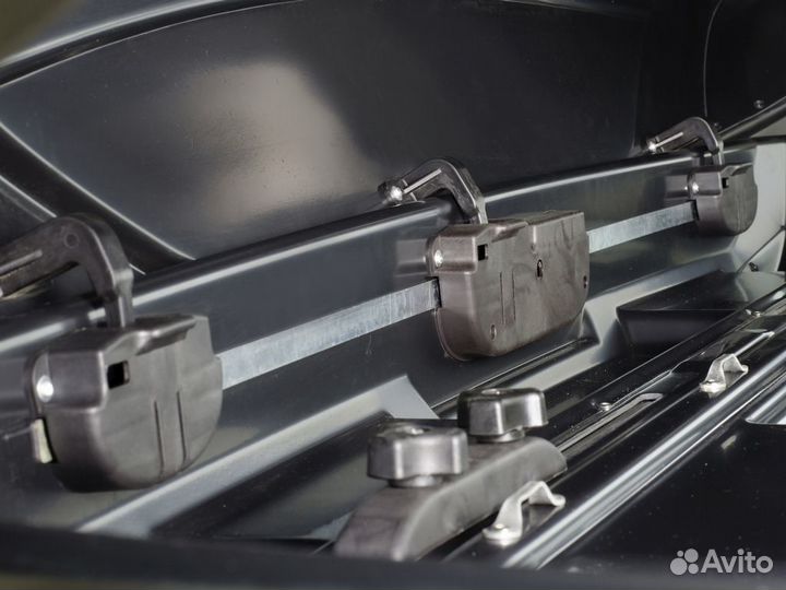 Автобокс Broomer Venture L черный матовый