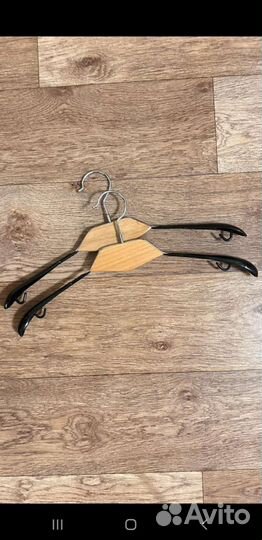 Продам вешалки в наличии 50 шт, цена 75 р