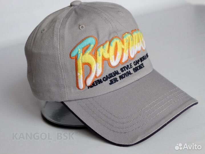 Классическая бейсболка 