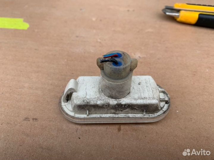 Повторитель поворота в крыло передний Ford Fusion