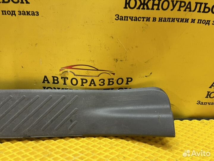 Накладка порога задняя левая Nissan R nessa