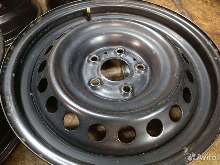 Диски Nissan r16 5*114, 3 d66, 1 комплект