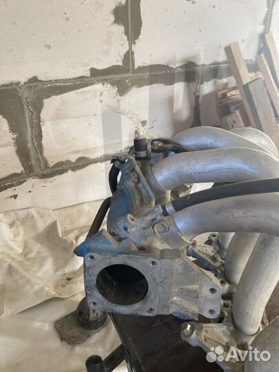 Воздушный колектор на Ниссан