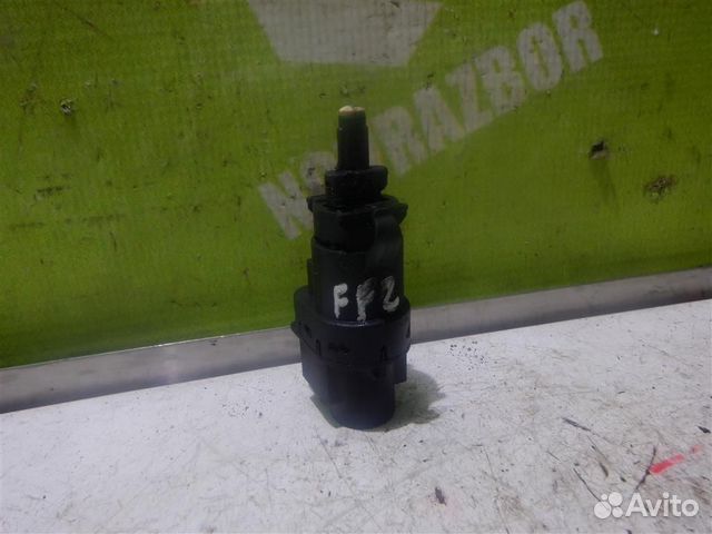 Датчик включения стопсигнала Форд Фокус 2