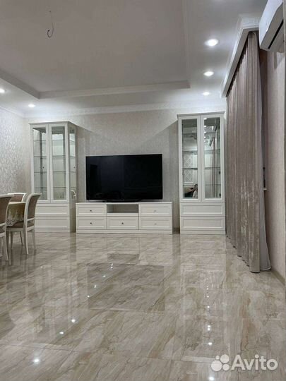 Гостиная витрины тумба тв