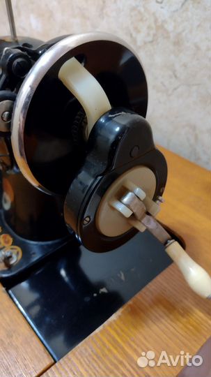 Швейная машинка Подольск 2-М-8