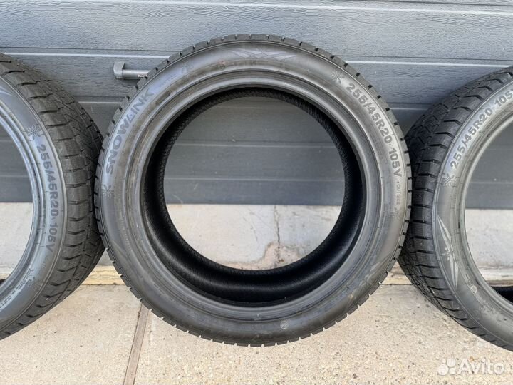 Triangle Snowlink PL02 255/45 R20