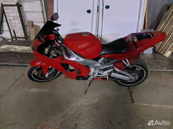 Yamaha R1