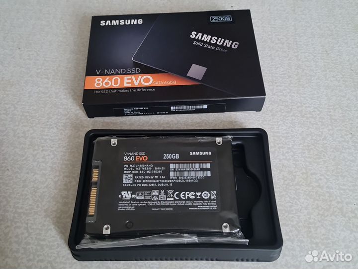 Внутренний SSD накопитель Samsung 250GB 860 EVO