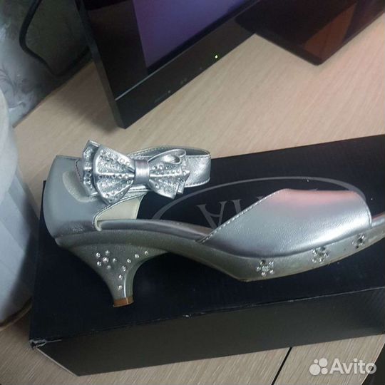 Босоножки для девочки