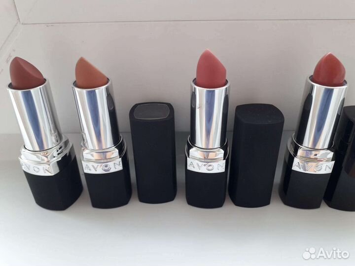 Помады в ассортименте
