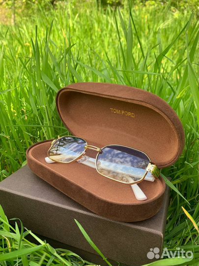 Солнцезащитные очки женские Tom Ford