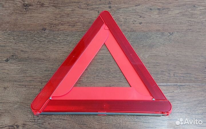 Знак аварийной остановки Volvo