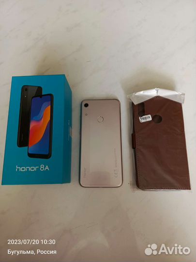 Телефон honor 8а