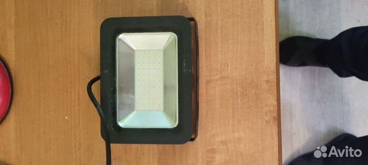 Светодиодный прожектор 30w